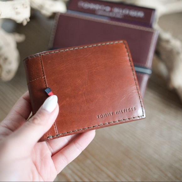 Tommy Hilfiger men Wallet GREAT condition - Picture 2 of 8